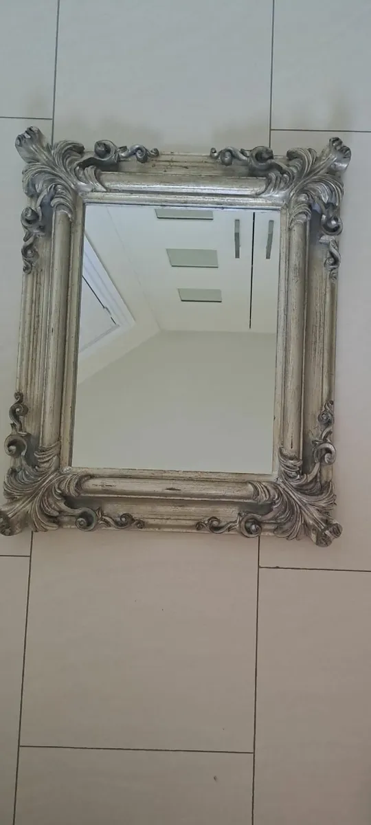 Home decor - Image 4