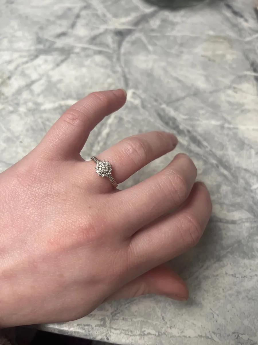 Engagement ring - Image 2