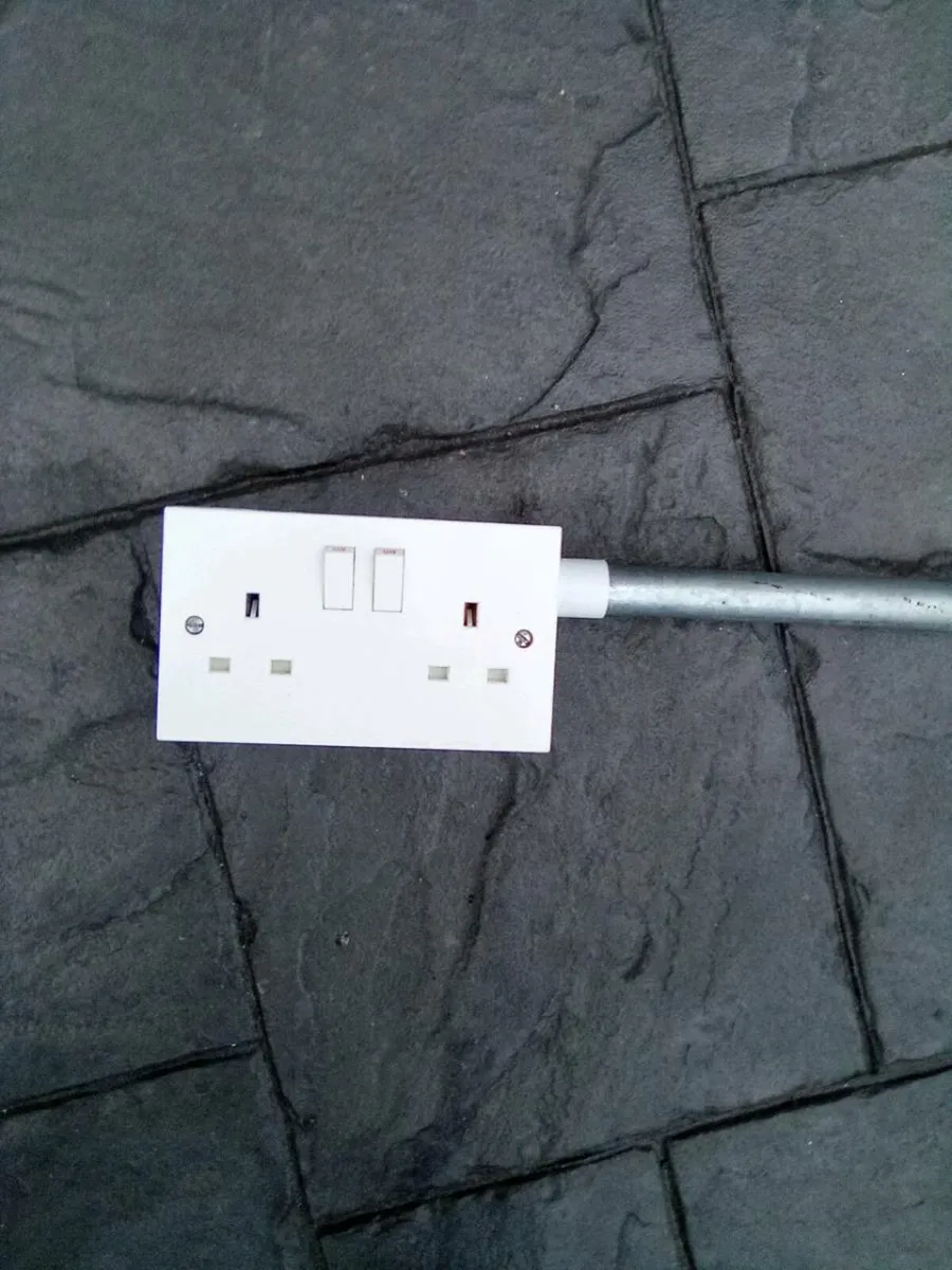 2. TWIN. SOCKETS.  WIRED. ON.  4. FEET. OF CONDUIT - Image 3