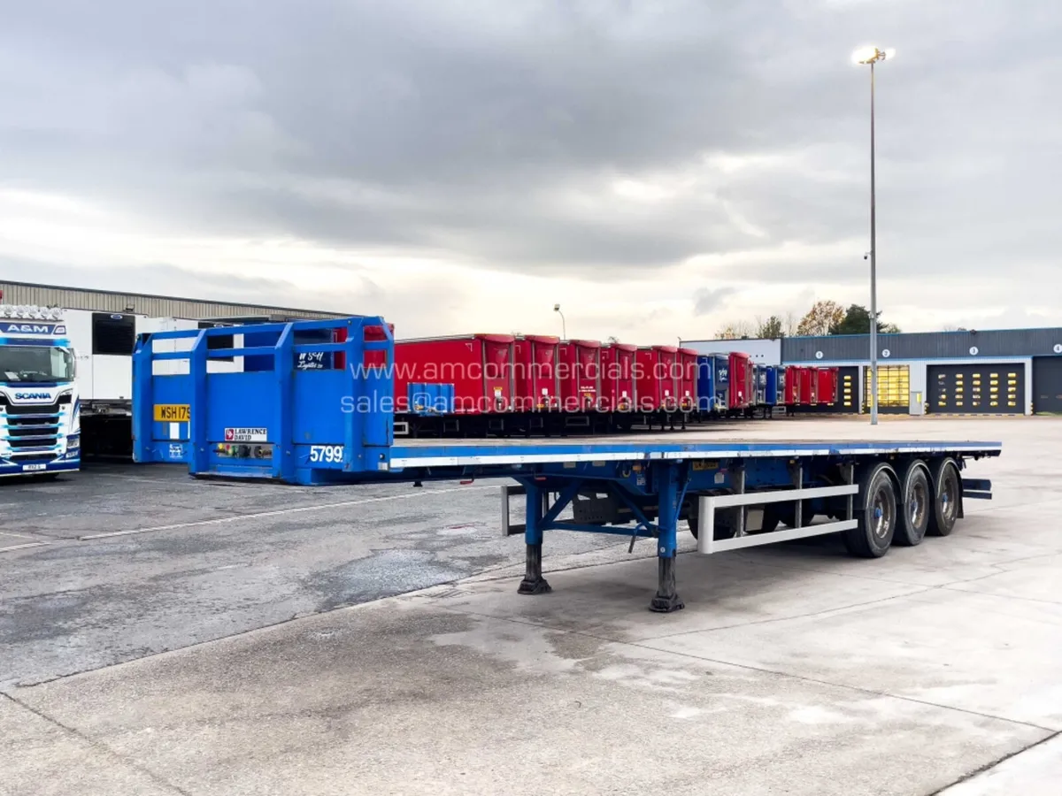 2018 SDC FLATBED TRI AXLE TRAILER - Image 3