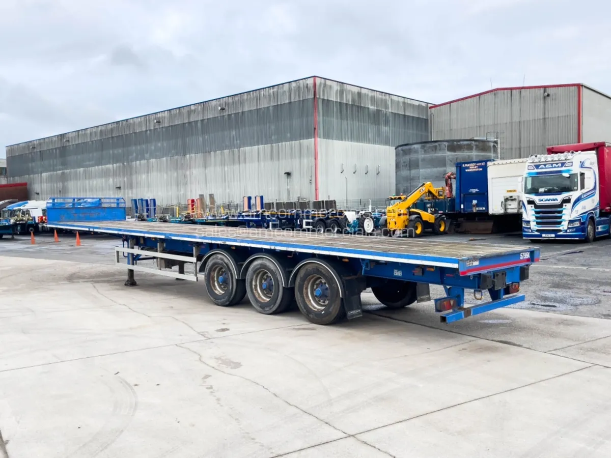 2018 SDC FLATBED TRI AXLE TRAILER - Image 4