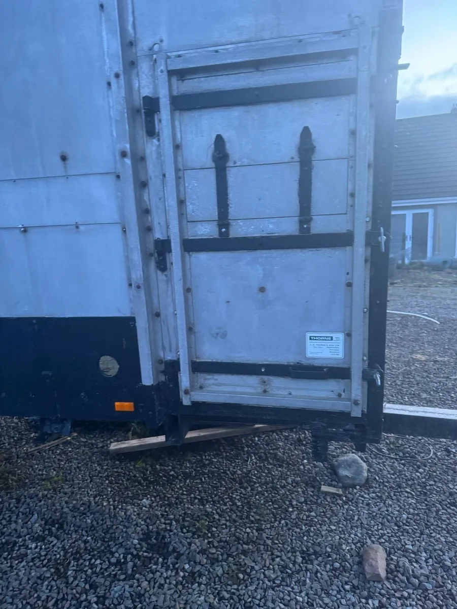 18ft cattle/livestock trailer - Image 2
