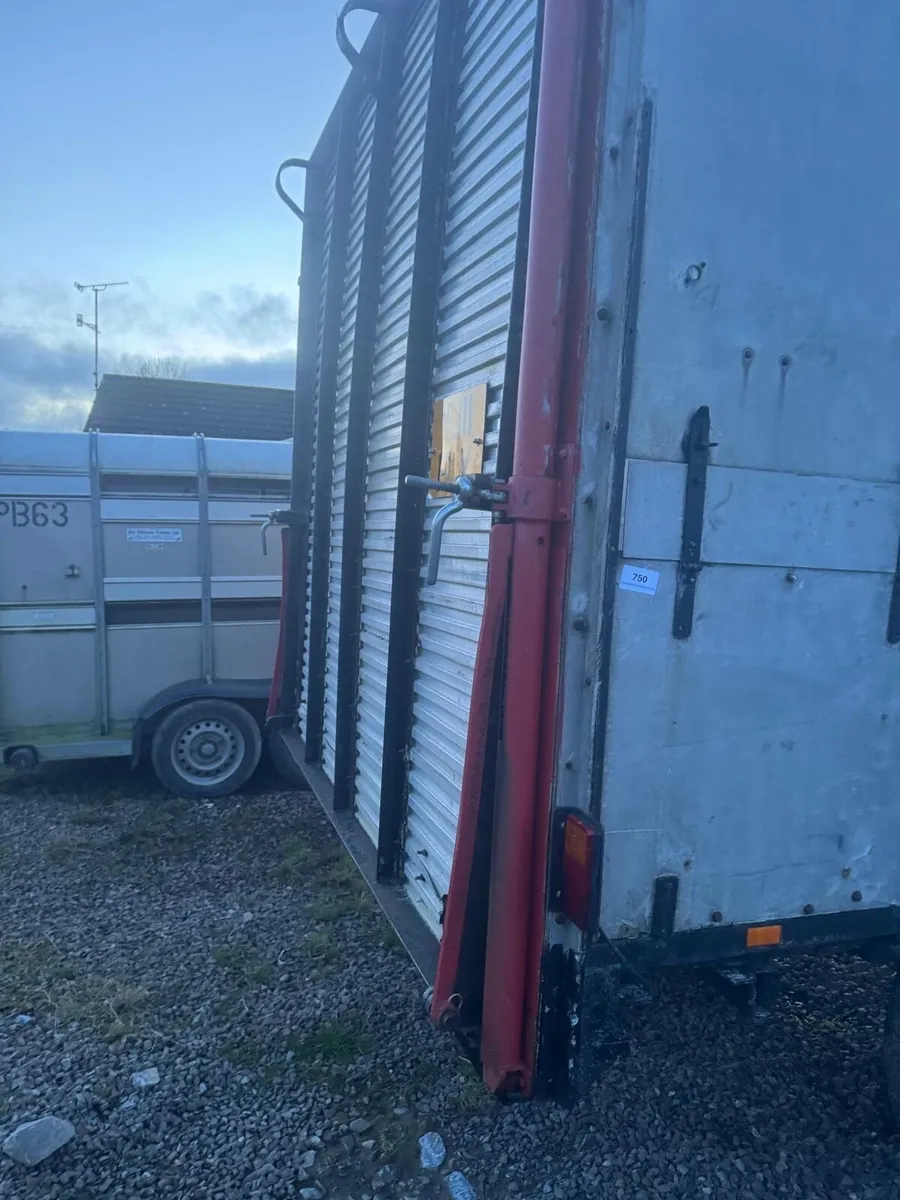 18ft cattle/livestock trailer - Image 4