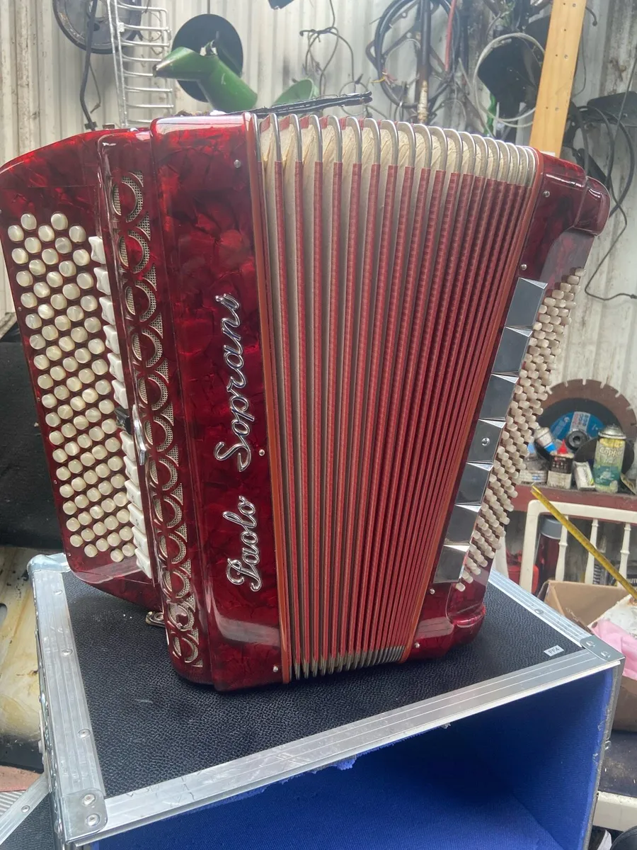 Paolo Soprane 120 bass button accordian - Image 3