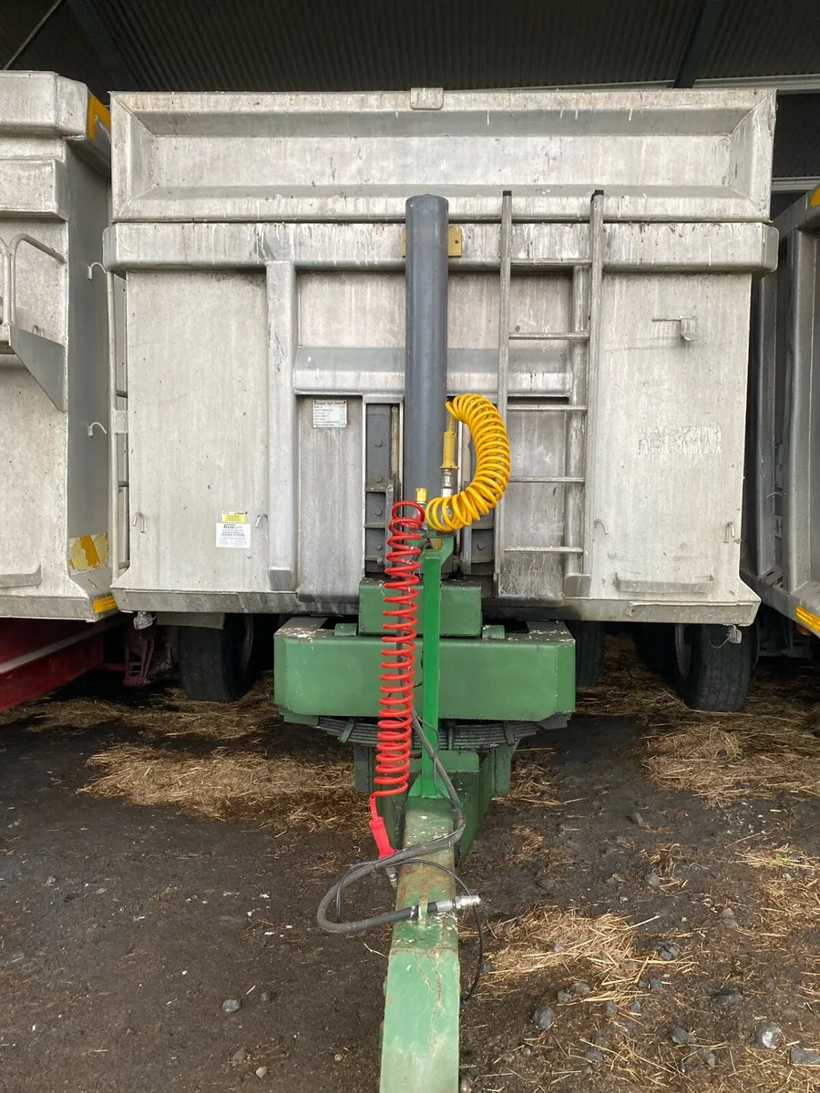 Grain trailer - Image 1