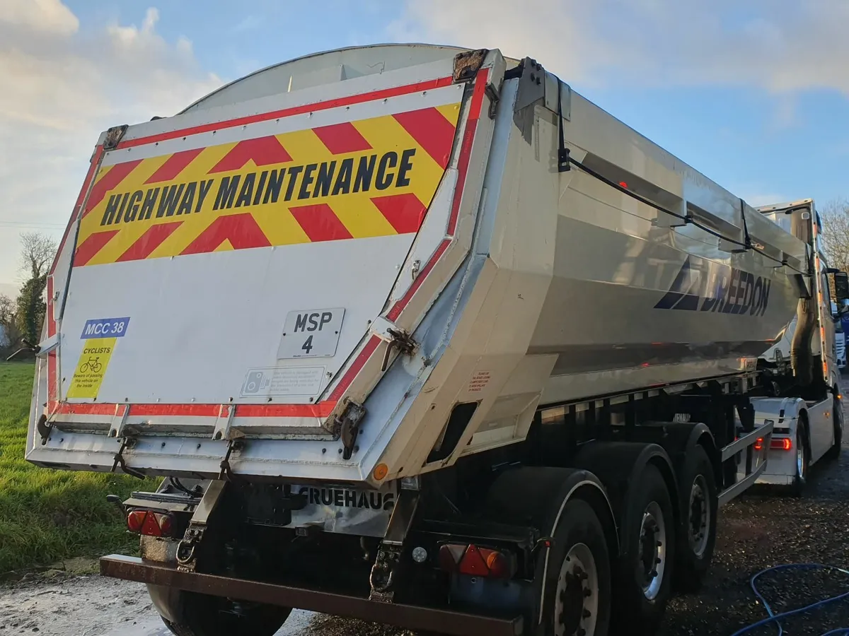 Fruehauf tipping trailer - Image 1
