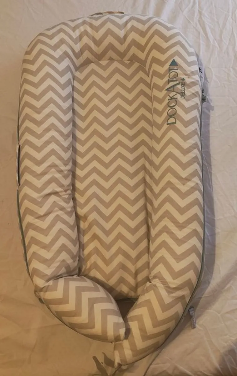 Dockatot Deluxe Plus Dock Silver Lining