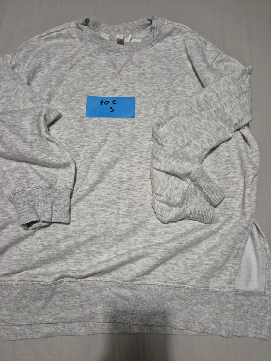 Maternity clothes - Image 2