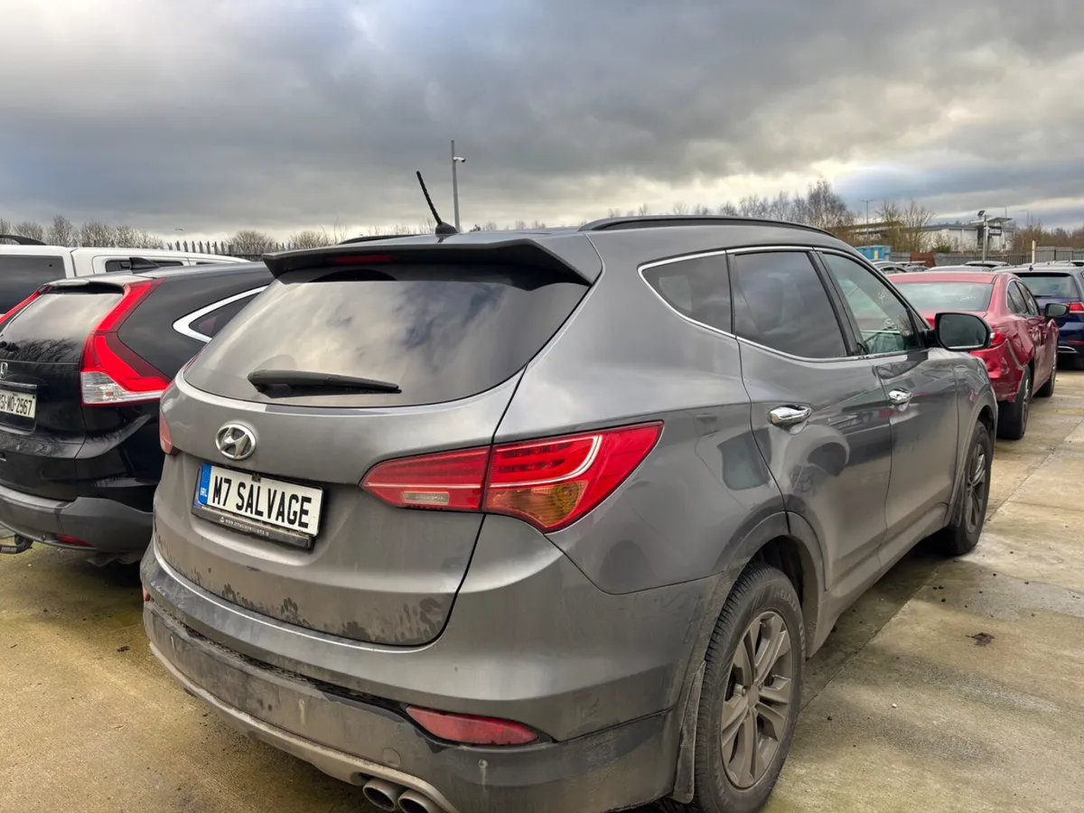 15 Santa-fe 4WD 7 seats NCT 4/27 210km Drives - Image 3