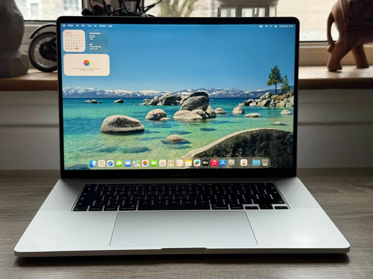 MacBook Pro 16" 2019 i7-9750H | 16GB | 512GB | 4GB - Image 1