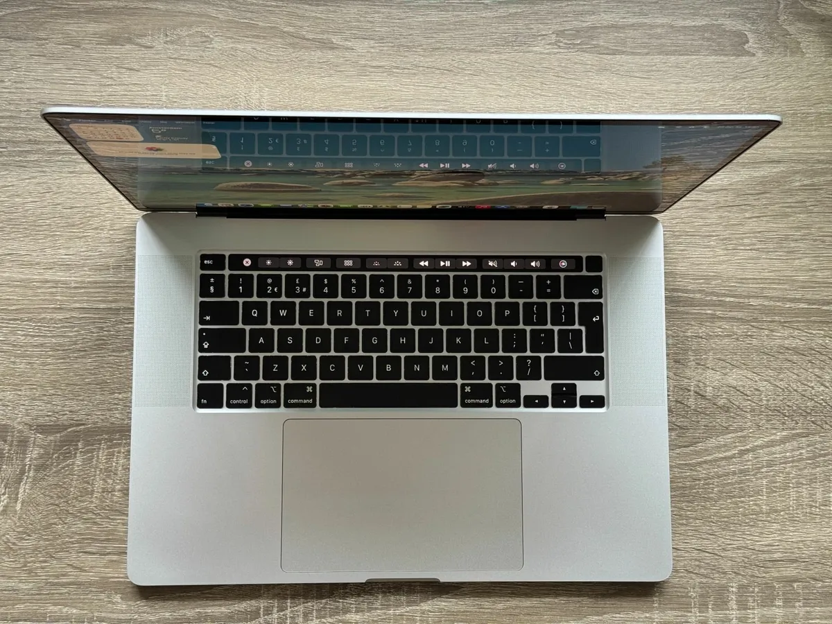 MacBook Pro 16" 2019 i7-9750H | 16GB | 512GB | 4GB - Image 2
