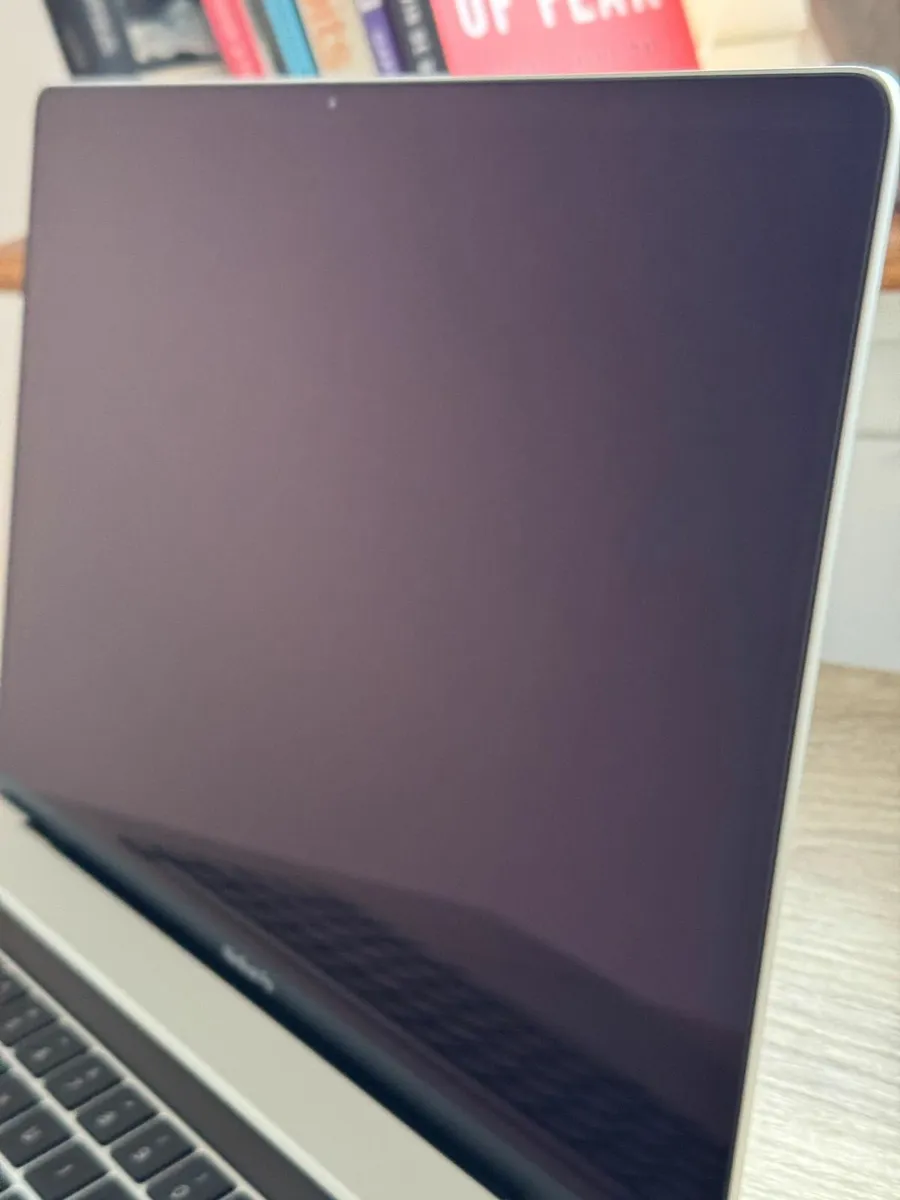 MacBook Pro 16" 2019 i7-9750H | 16GB | 512GB | 4GB - Image 3