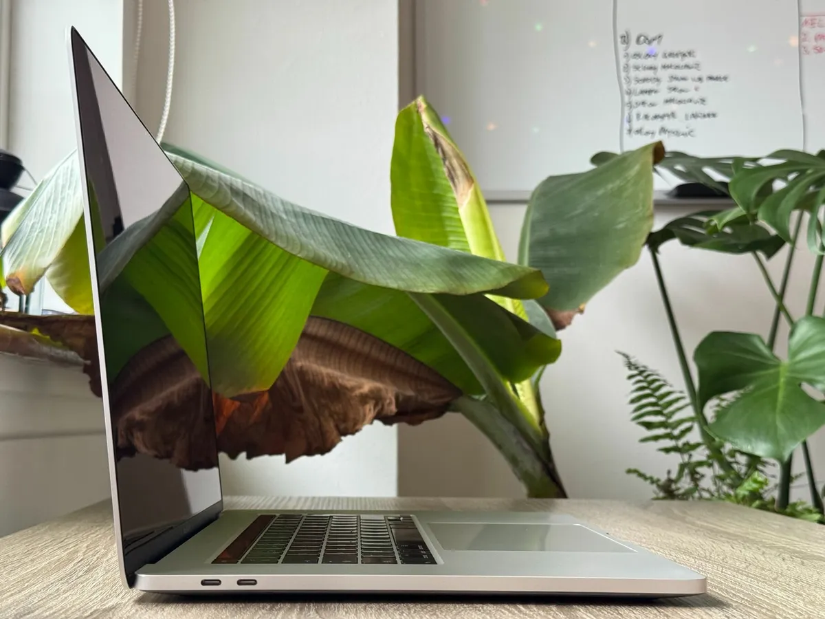 MacBook Pro 16" 2019 i7-9750H | 16GB | 512GB | 4GB - Image 4