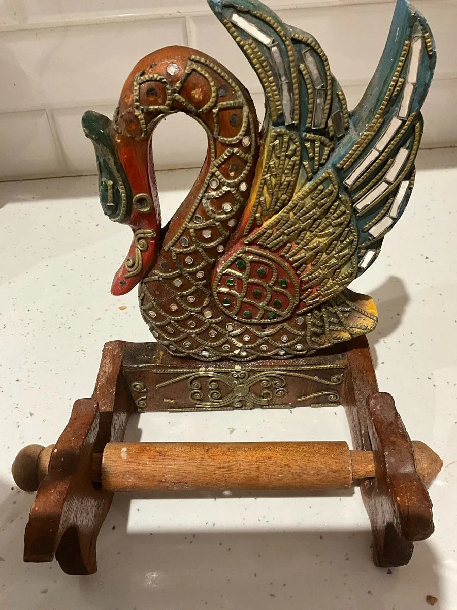 Vintage Carved Wooden Swan Toilet Paper Holder - Image 2