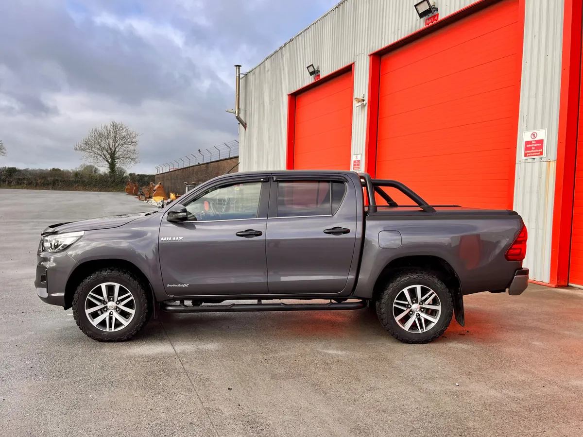 2020 Toyota Hilux 2.4 Invincible - Image 2