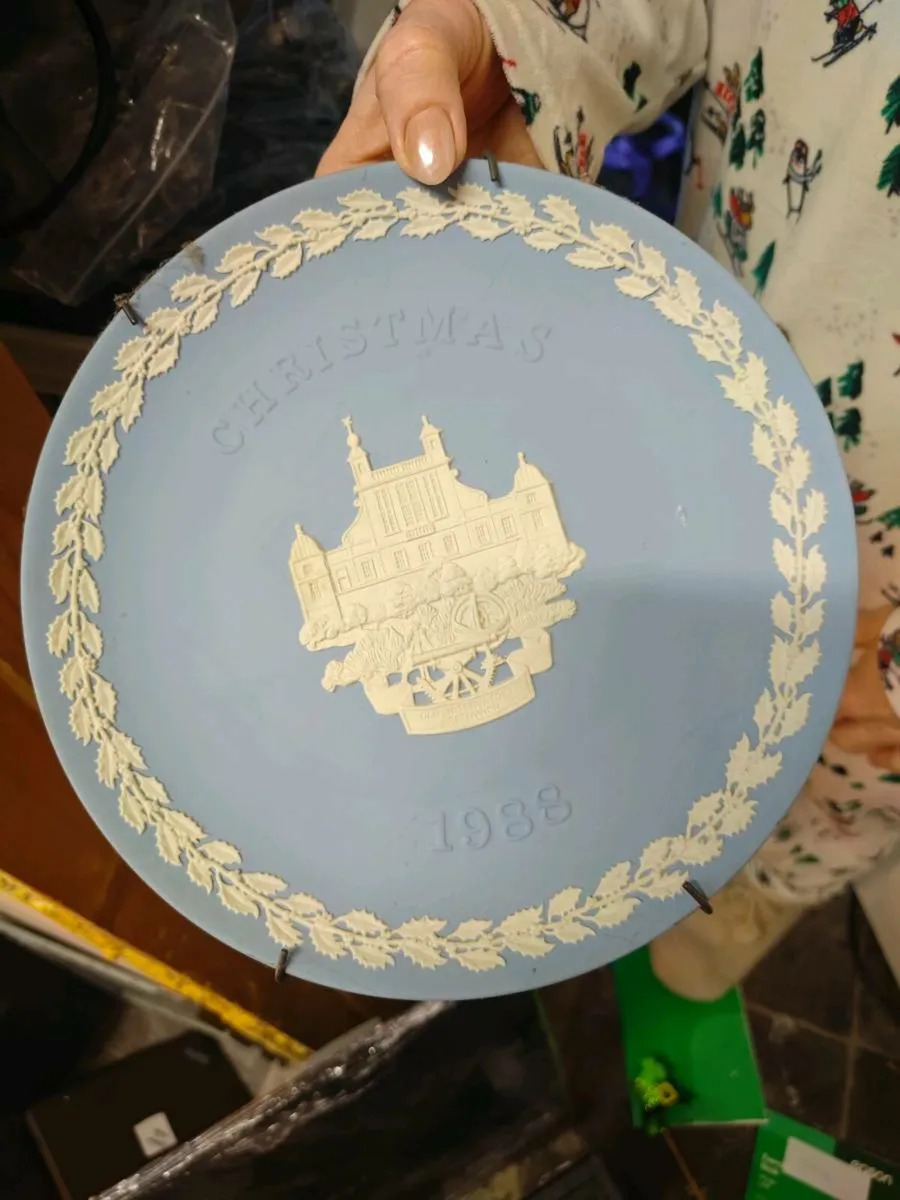 Wedgwood Jasperware Christmas Plates - Image 2