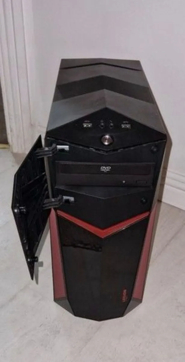 Gaming PC Lenovo Legion Y520T and monitor - Image 1