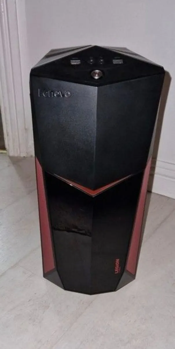 Gaming PC Lenovo Legion Y520T and monitor - Image 3