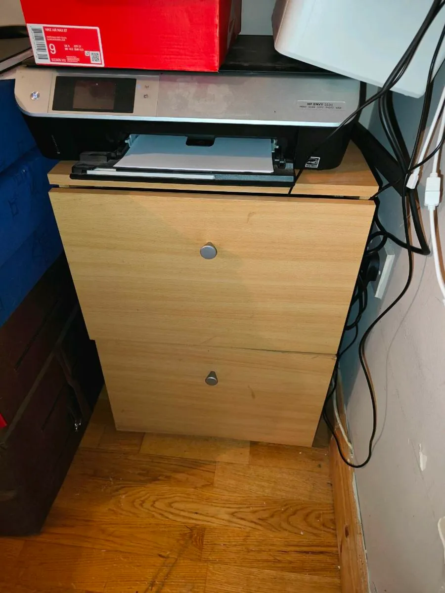 Free Locker/drawers - Image 1