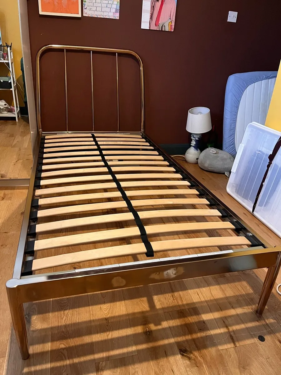 Single bed frame - Image 1