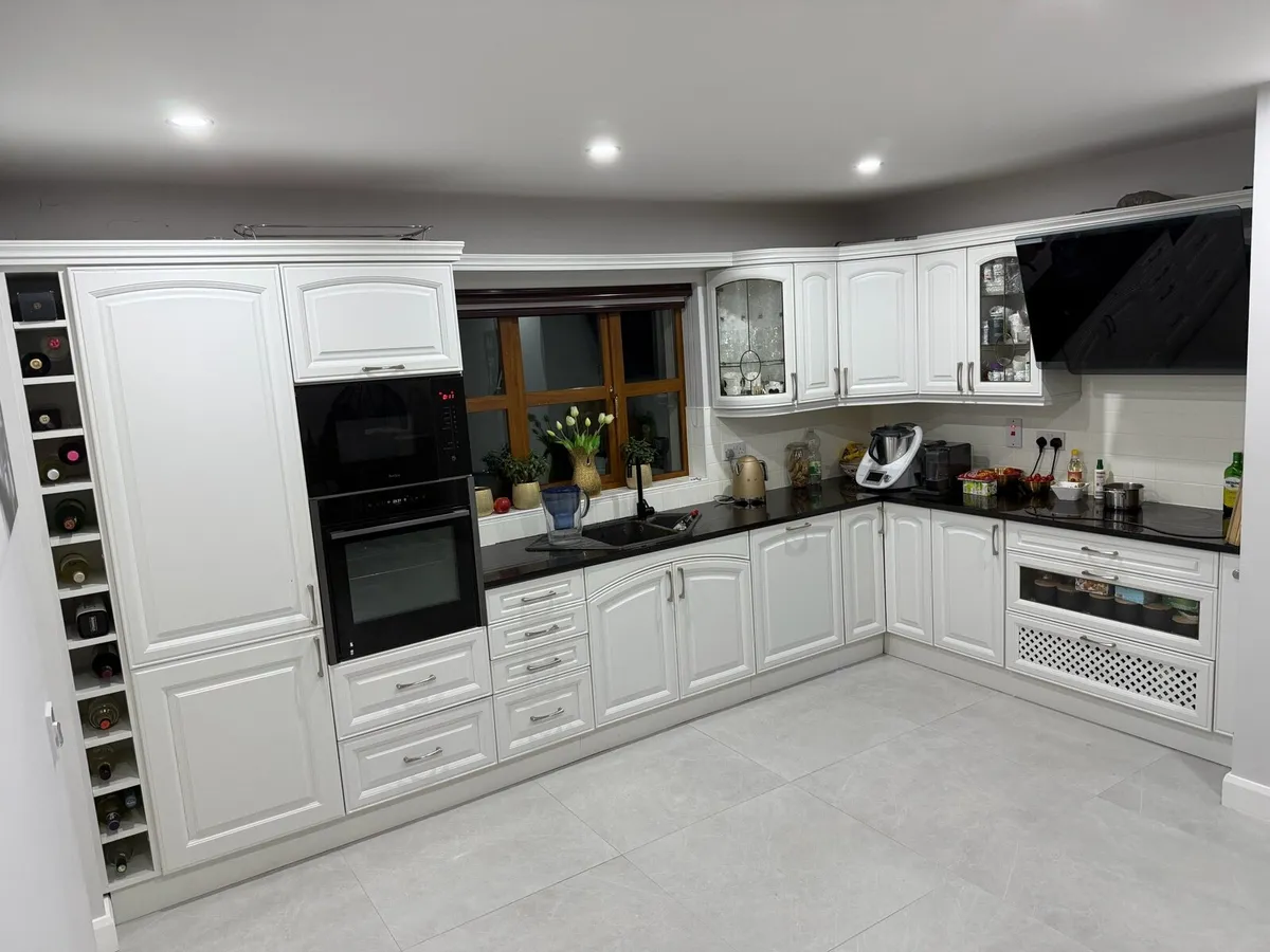 Kitchen units &appliances - Image 1