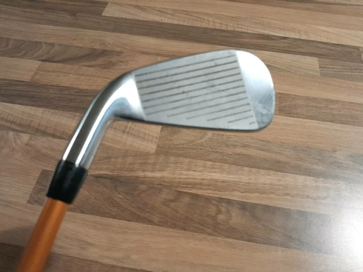 Titleist utility 1-iron - Image 1