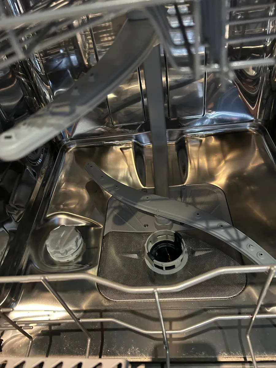 Dishwasher - Image 1