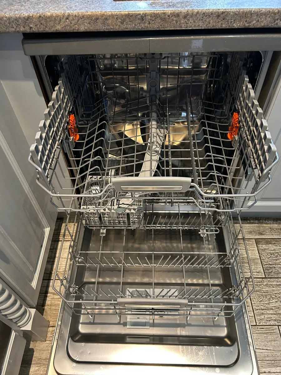 Dishwasher - Image 3