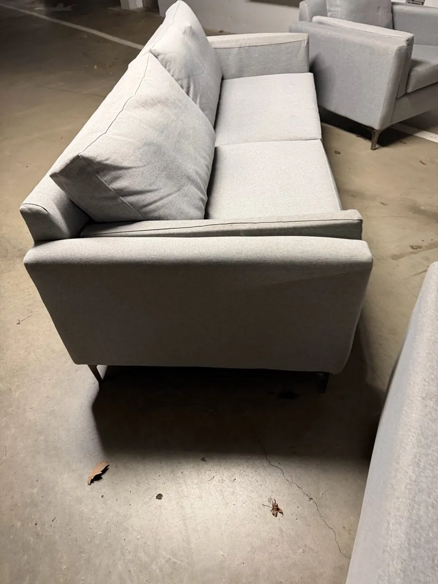 Sofa + two armchairs - Image 4