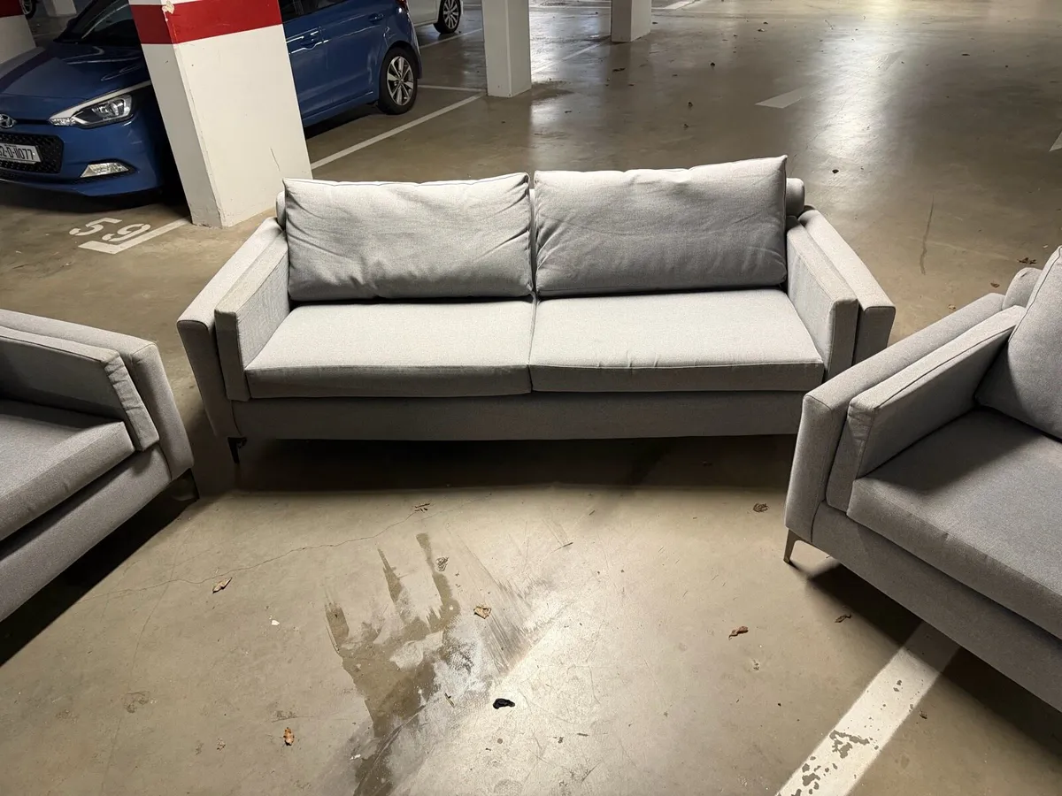 Sofa + two armchairs - Image 1