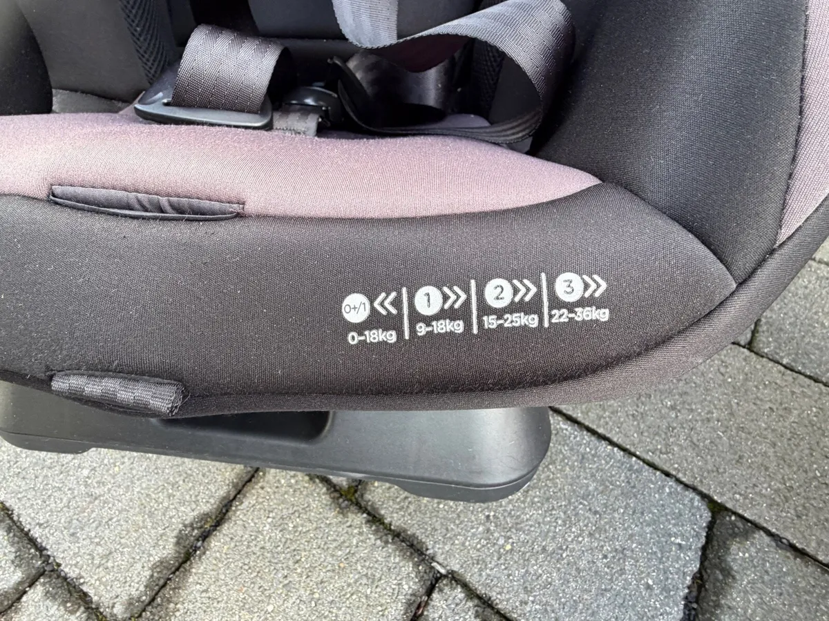 Joie CAR seat 18mths to 12 years old - Image 3