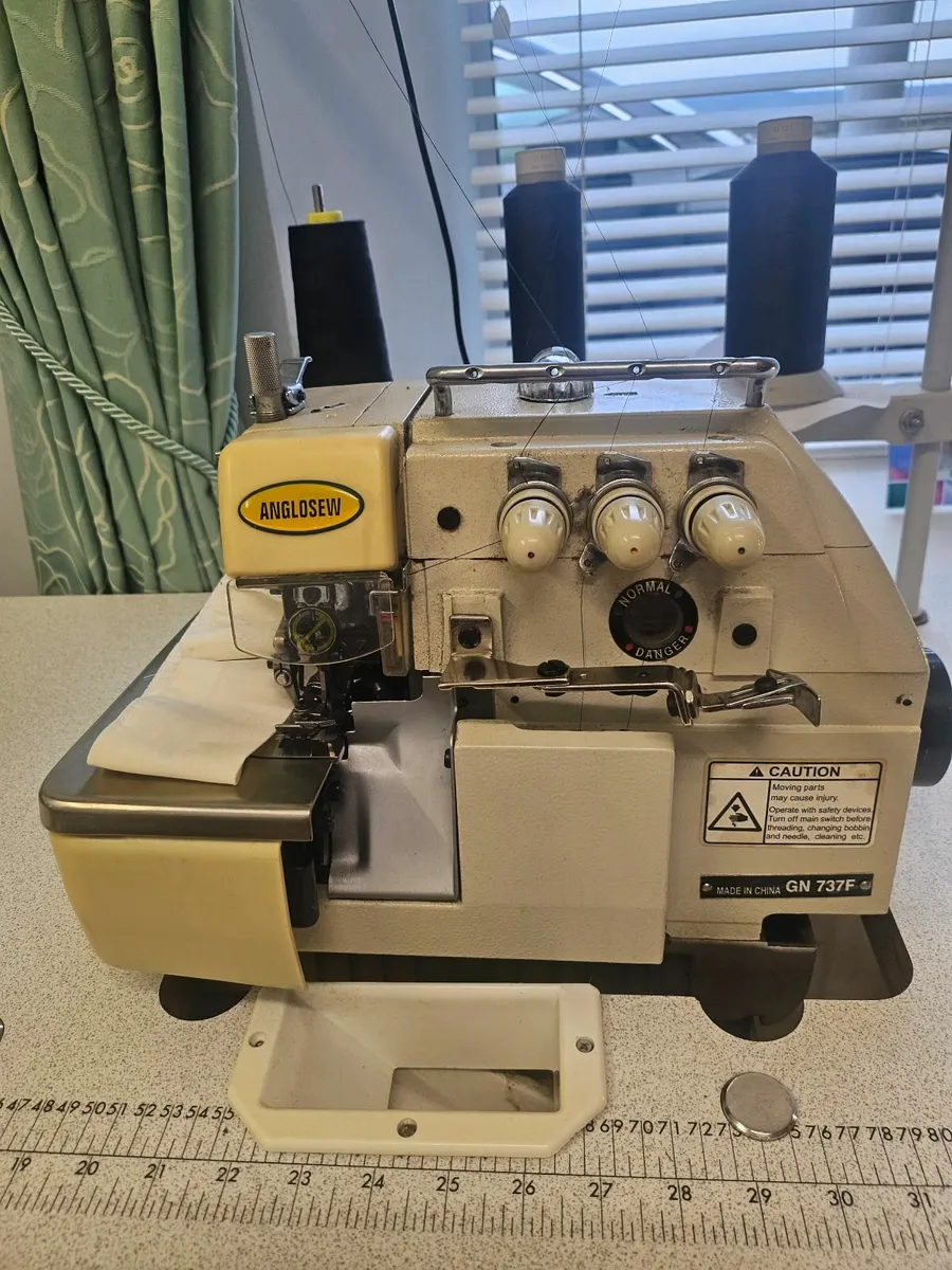 Industrial sewing machine and Industrial overlocke - Image 3
