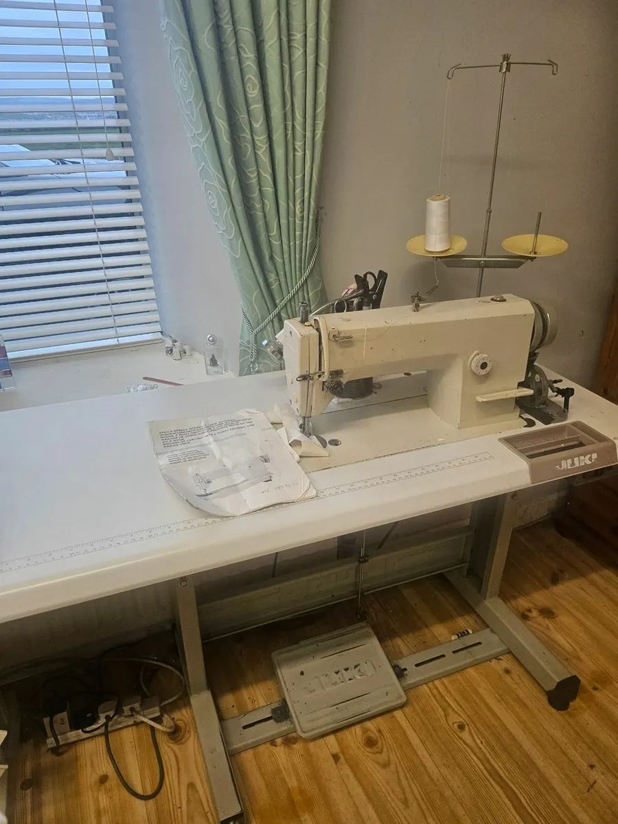 Industrial sewing machine and Industrial overlocke - Image 1