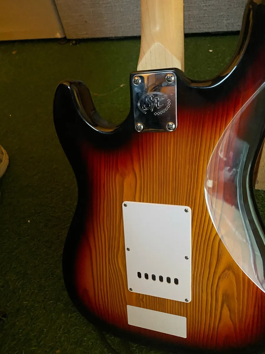 Electric guitar - Image 4