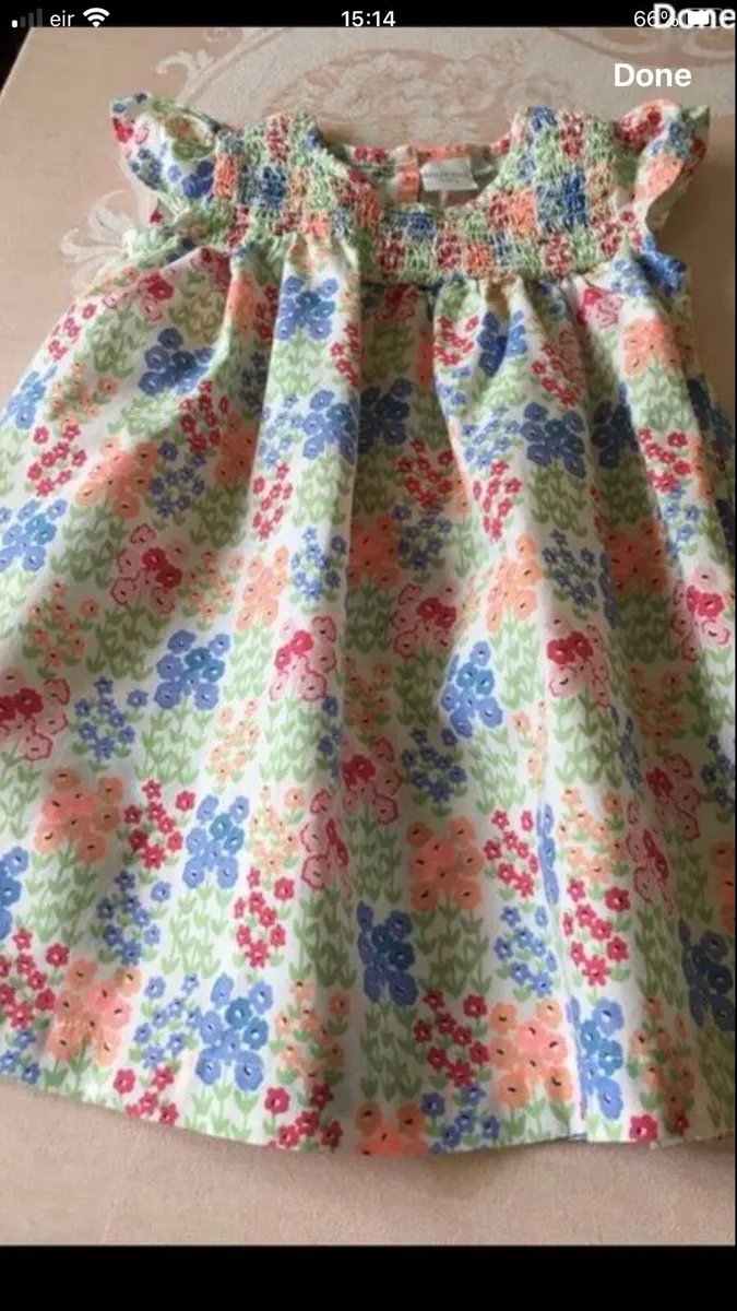 Girls stunning dress 6/9 mths €3 - Image 1