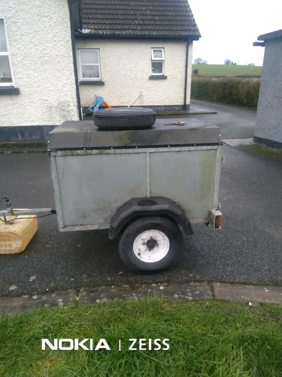 DOG TRAILER - Image 1