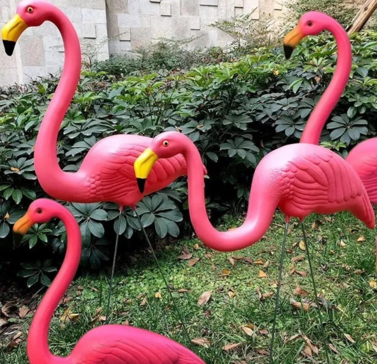 Set of 2 or 4 Lawn Flamingos Garden Ornaments NEW - Image 4