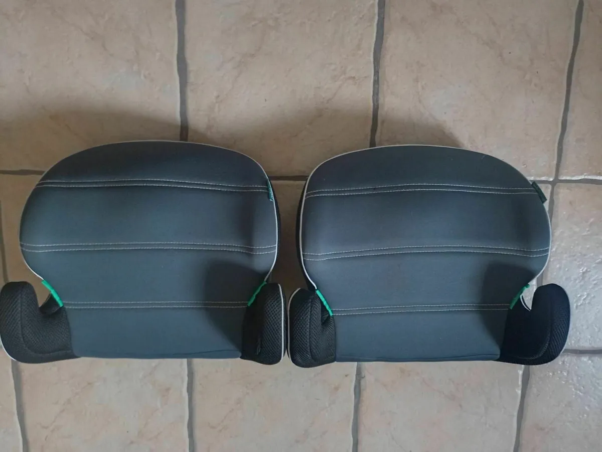 Children's car booster seats - Image 1