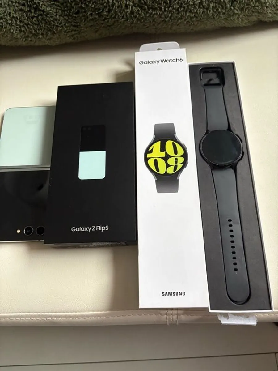 Samsung galaxy flip 5 and galaxy watch 6 - Image 2