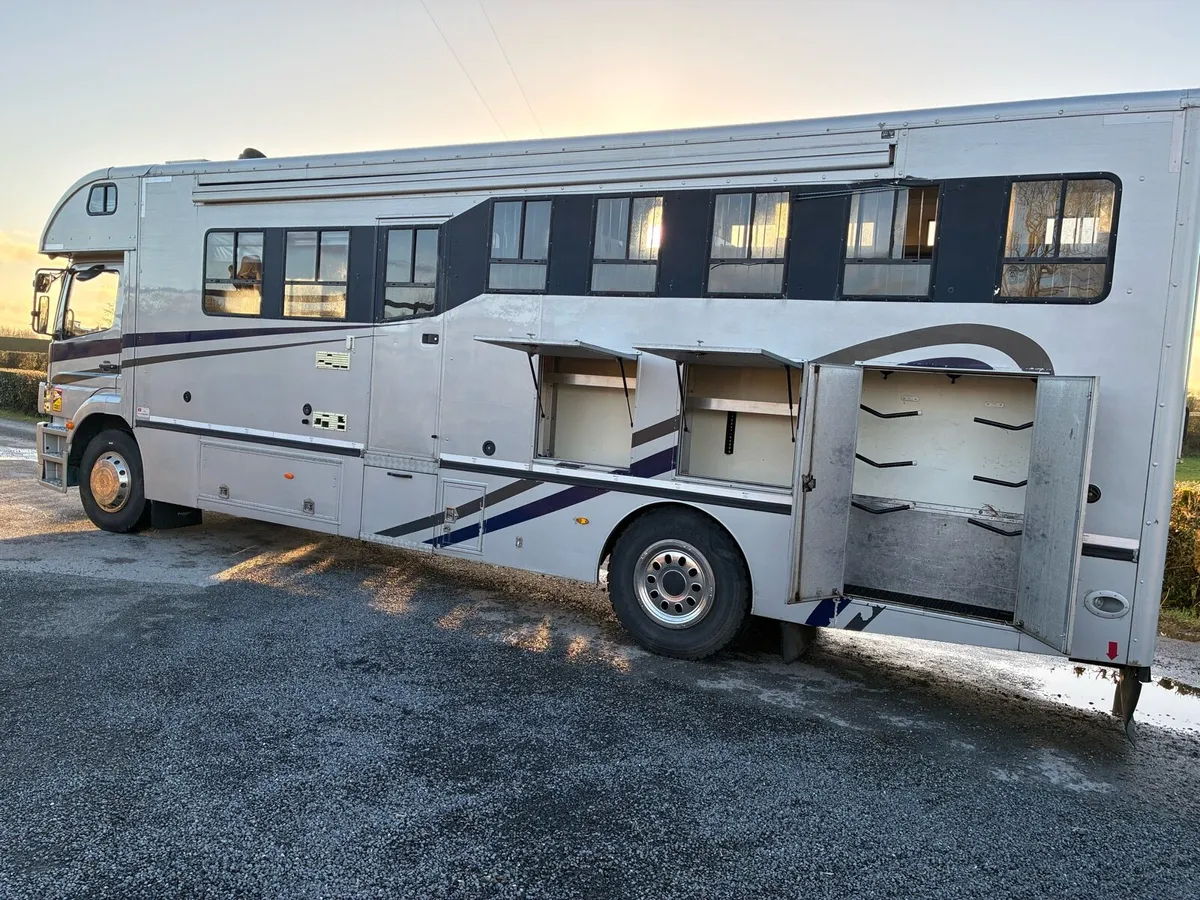 Mercedes 5 Horse Truck - Image 2