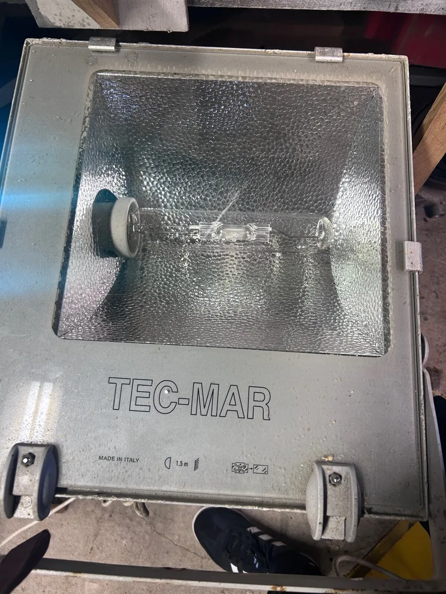 Floodlights. - Image 1