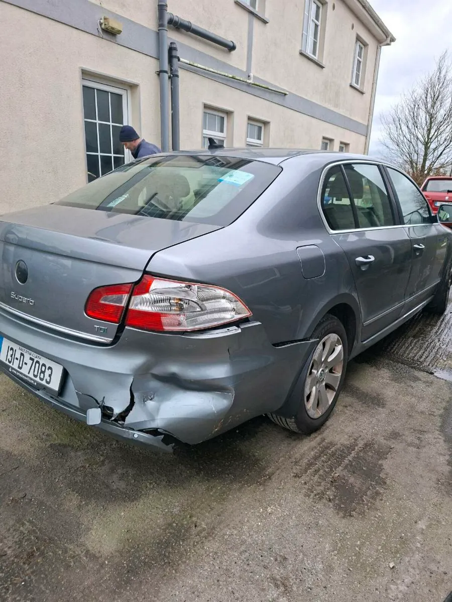 SKODA SUPERB 2013 - Image 4