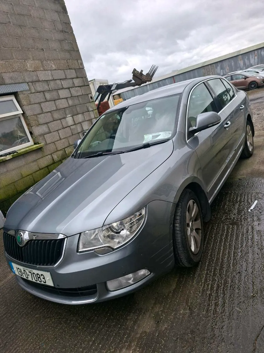 SKODA SUPERB 2013 - Image 2