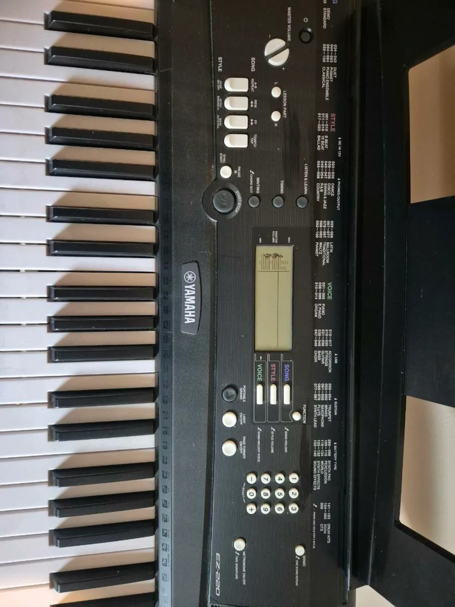 Yamaha Keyboard - Image 4