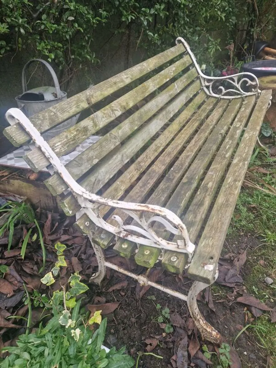 Garden Glass Table and Chairs. - Image 3