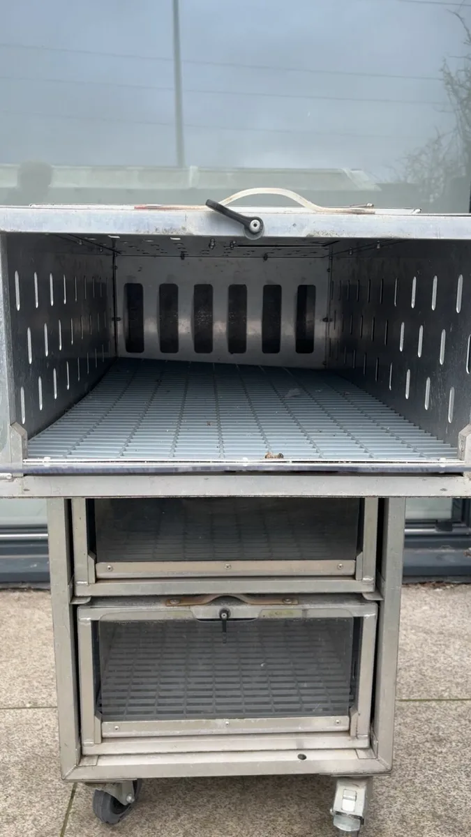 Pigeon trailer - Image 1