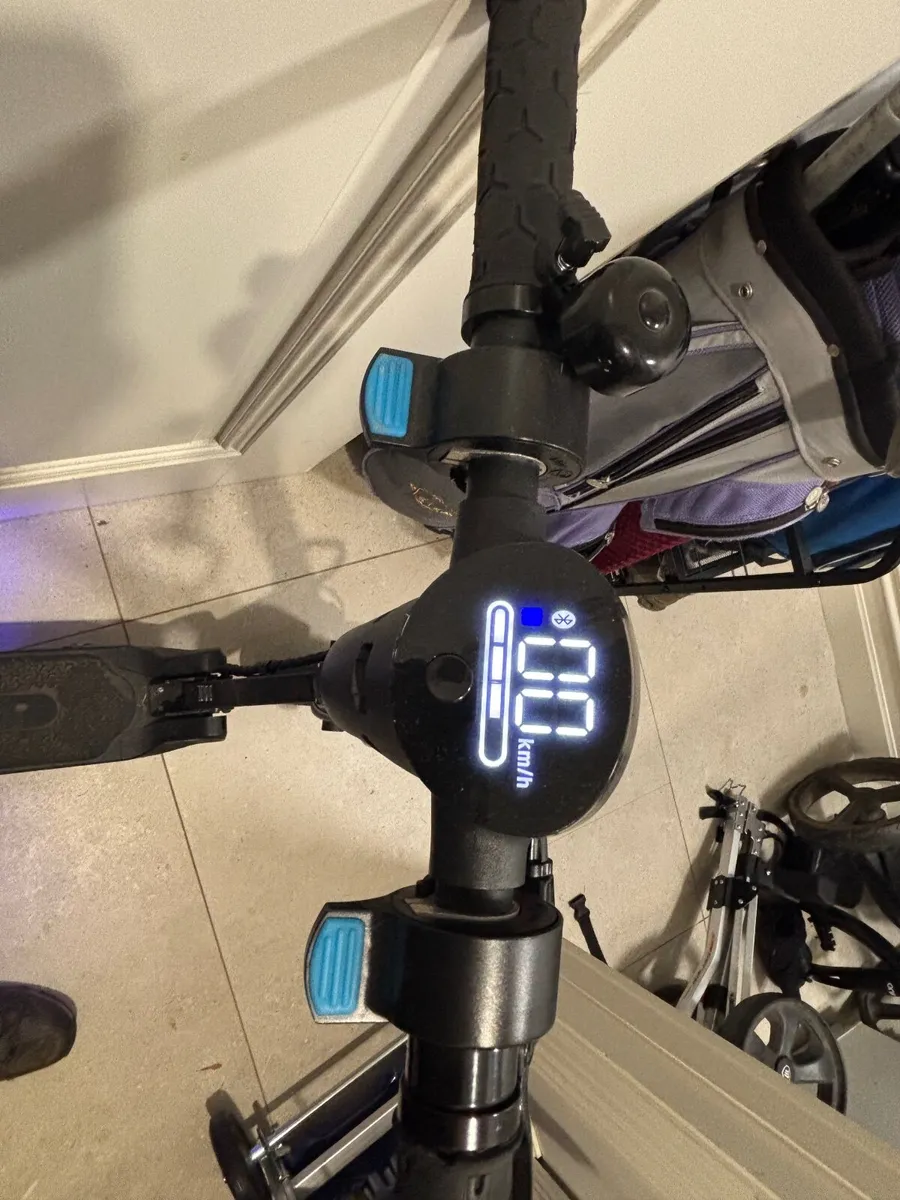 Kugoo ES2 Electric scooter - Image 2