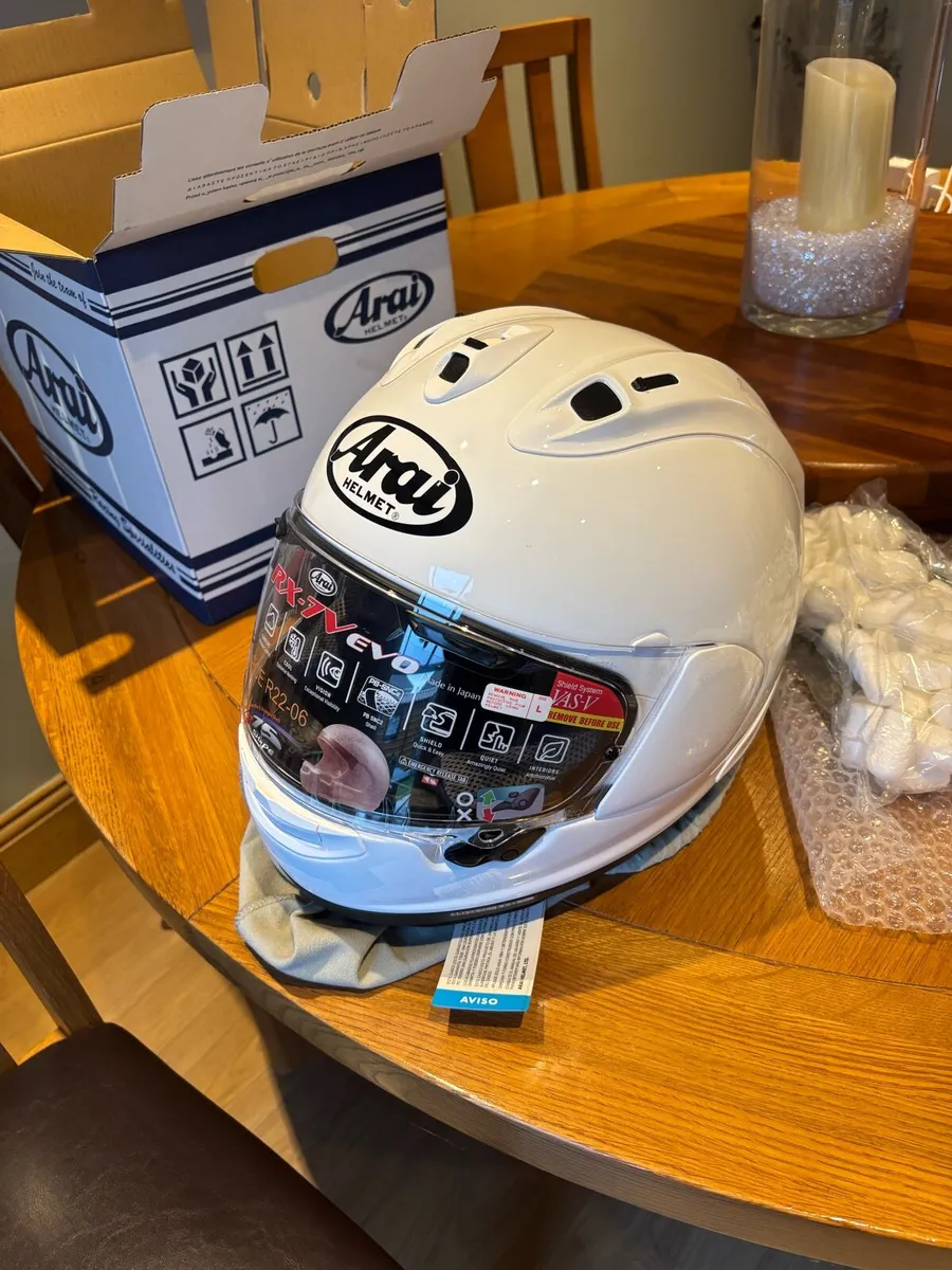 (New unworn) Arai rx7v - Image 2