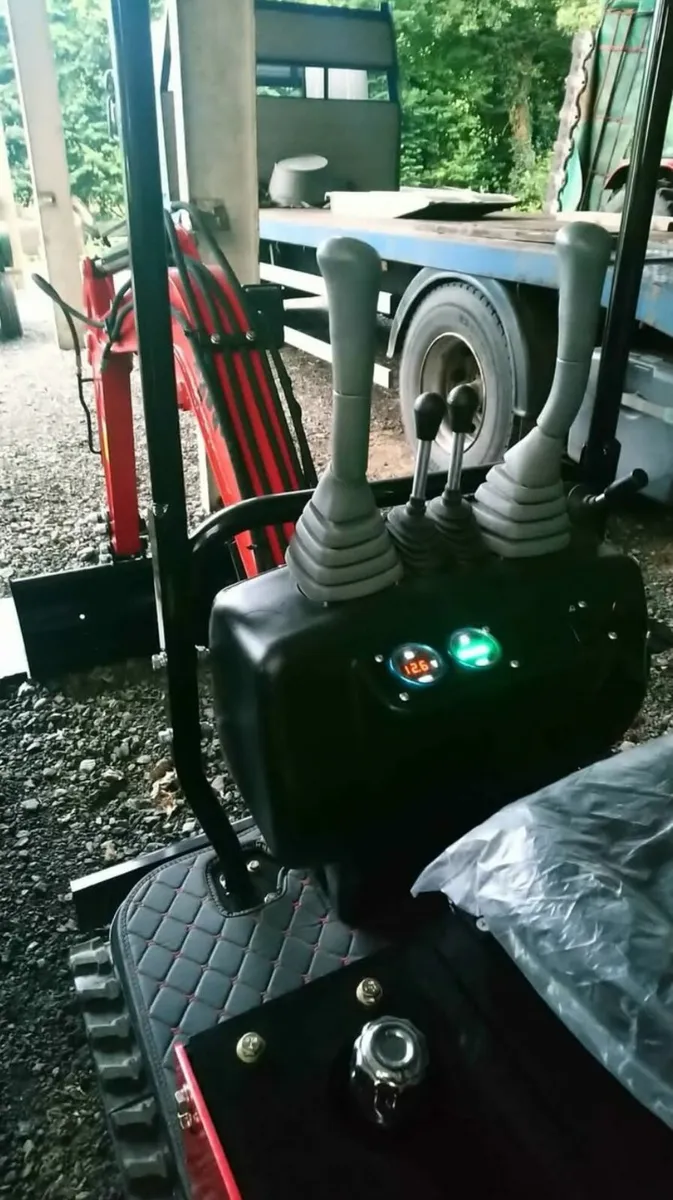NEW JPC MINI DIGGER - Image 3