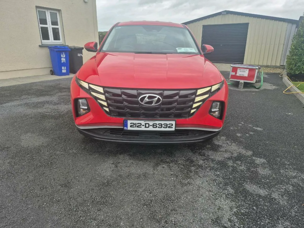 212 Hyundai tuscon 2 Seater Commercial - Image 2